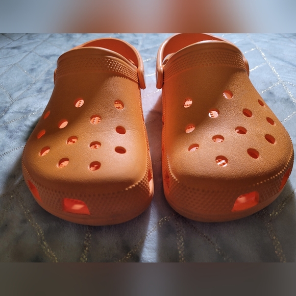 Rebound Crocs Orange Size 8 Women 7 Men - Picture 2 of 6